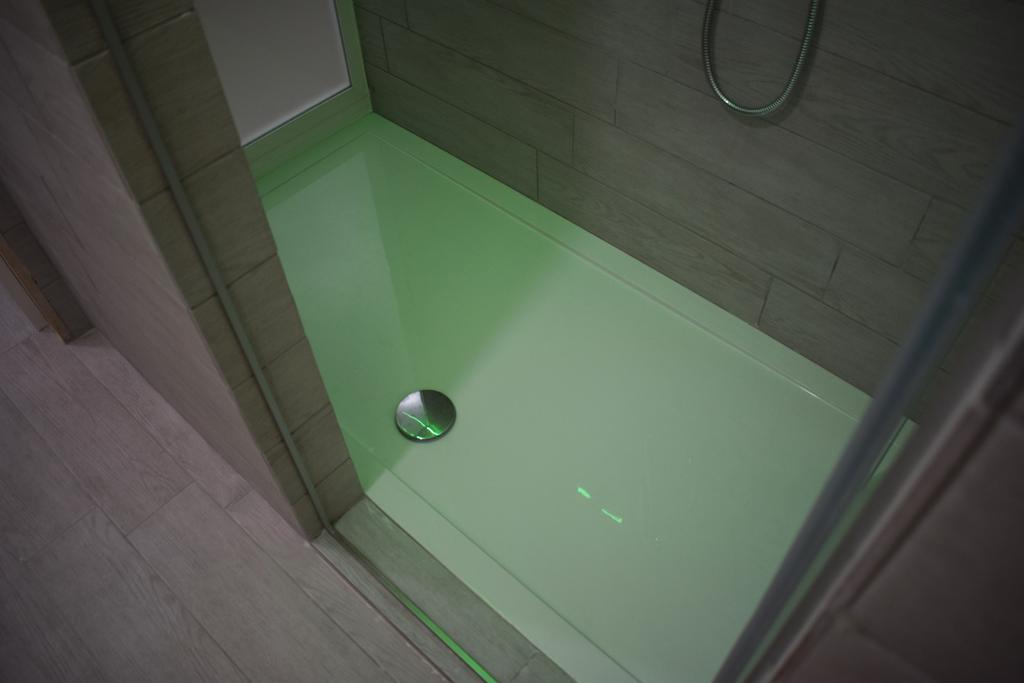 Shower Shows Marsala Ruang foto